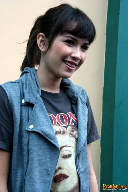 Foto Dinda Kanyadewi