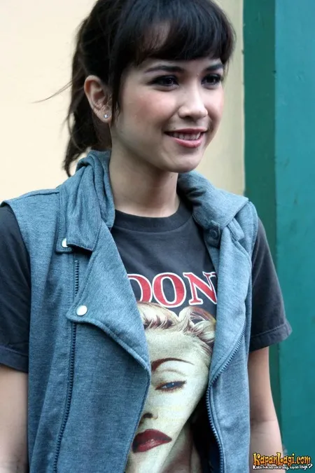 Foto Dinda Kanyadewi