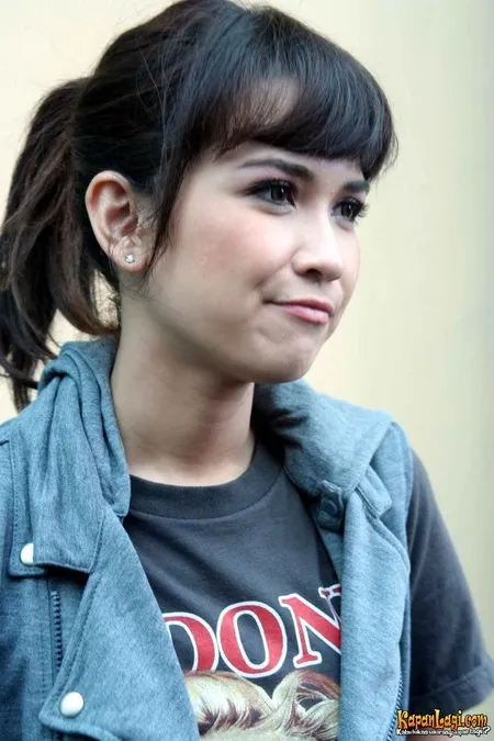 Foto Dinda Kanyadewi