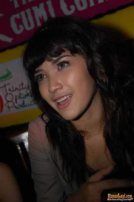 Foto Dinda Kanyadewi