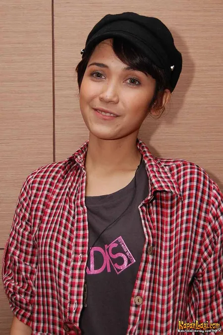 Foto Dinda Kanyadewi