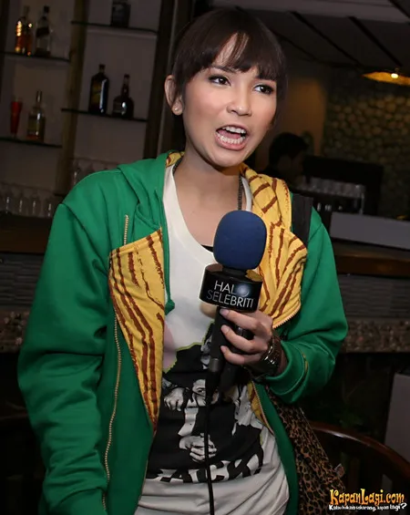 Foto Dinda Kanyadewi