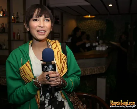 Foto Dinda Kanyadewi