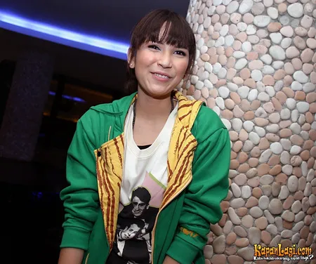 Foto Dinda Kanyadewi