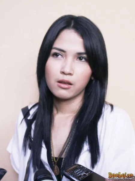 Foto Dinda Kanyadewi