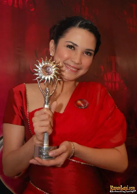 Foto Dinda Kanyadewi