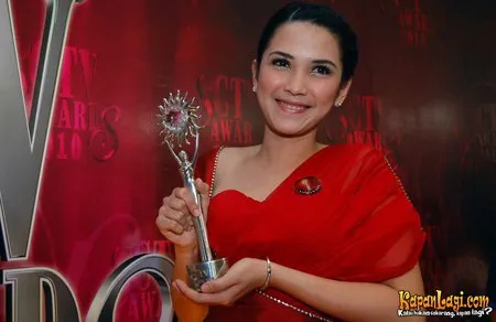 Foto Dinda Kanyadewi