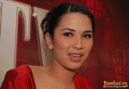 Foto Dinda Kanyadewi