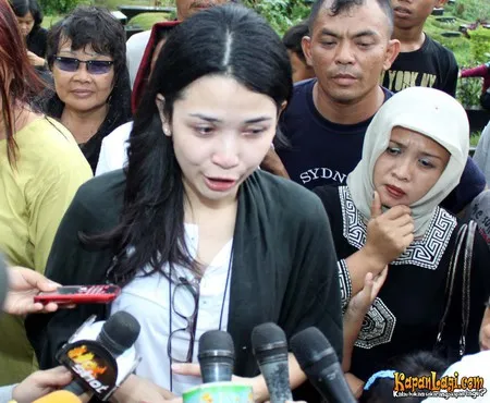 Foto Dinda Kanyadewi