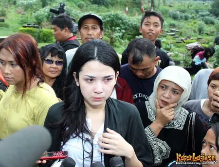 Foto Dinda Kanyadewi