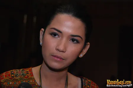 Foto Dinda Kanyadewi
