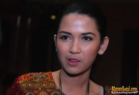 Foto Dinda Kanyadewi