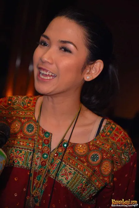 Foto Dinda Kanyadewi