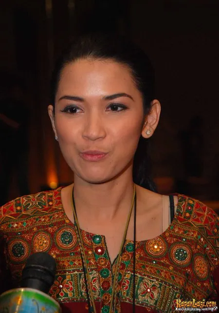 Foto Dinda Kanyadewi