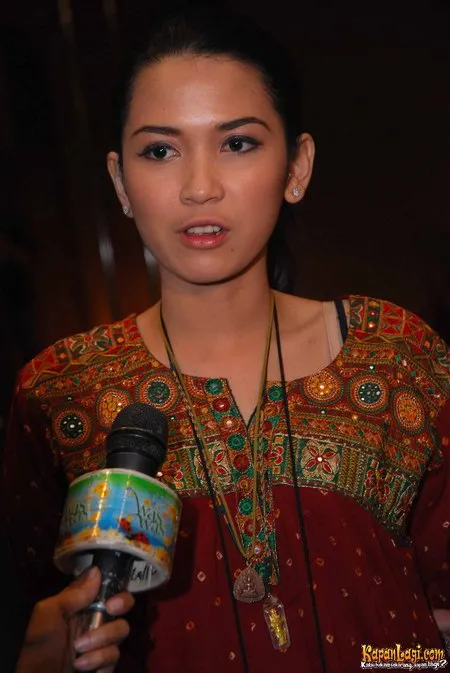 Foto Dinda Kanyadewi