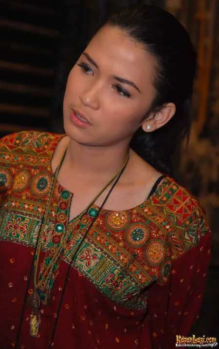 Foto Dinda Kanyadewi