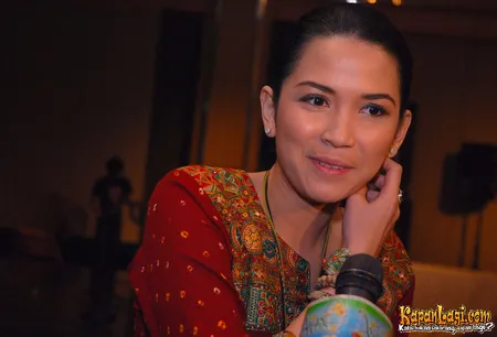 Foto Dinda Kanyadewi