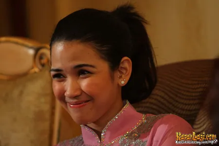 Foto Dinda Kanyadewi