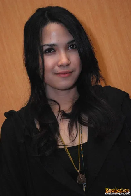 Foto Dinda Kanyadewi