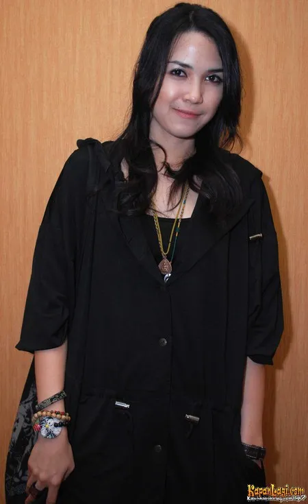 Foto Dinda Kanyadewi