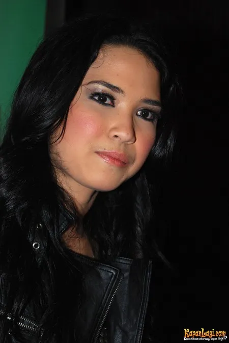 Foto Dinda Kanyadewi