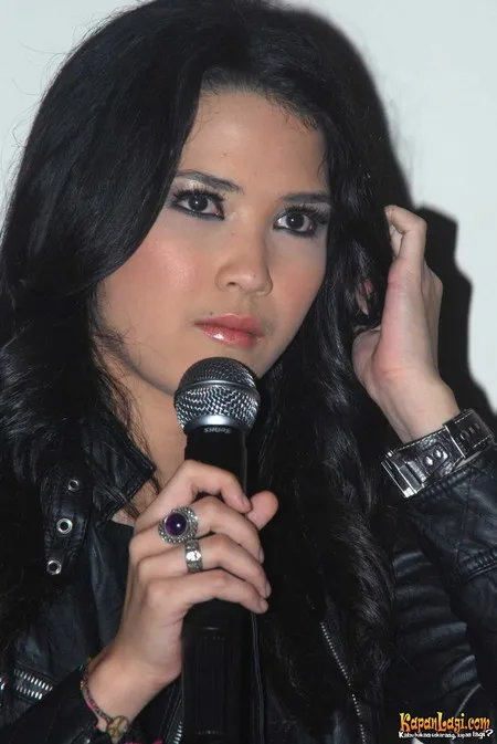 Foto Dinda Kanyadewi