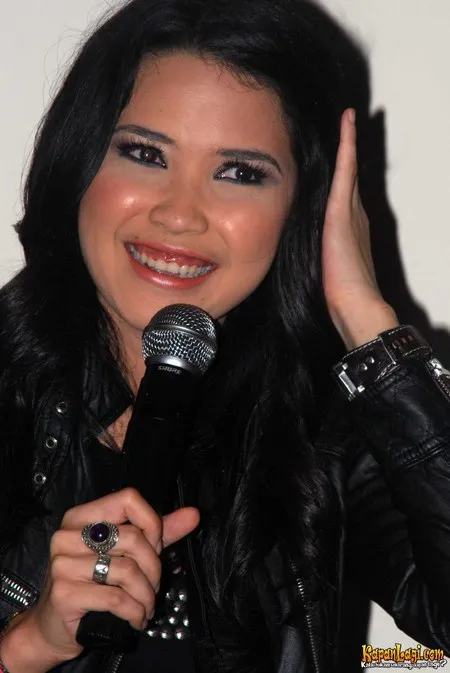 Foto Dinda Kanyadewi