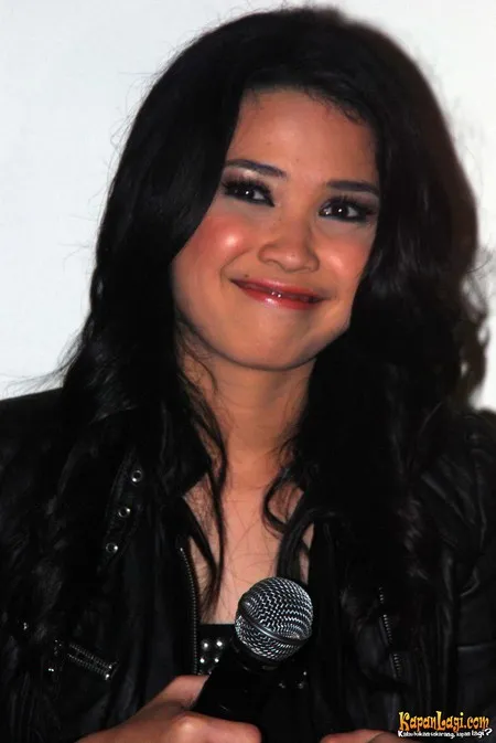 Foto Dinda Kanyadewi