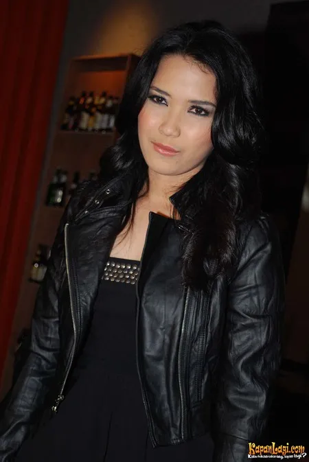 Foto Dinda Kanyadewi