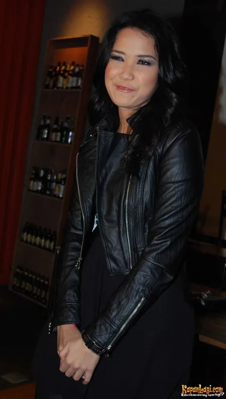 Foto Dinda Kanyadewi