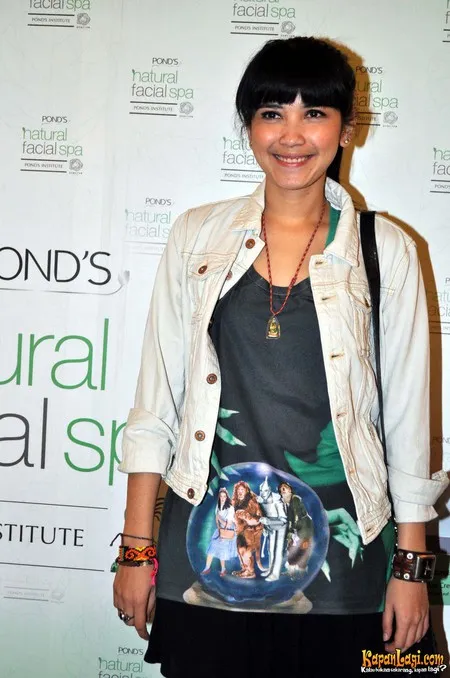 Foto Dinda Kanyadewi