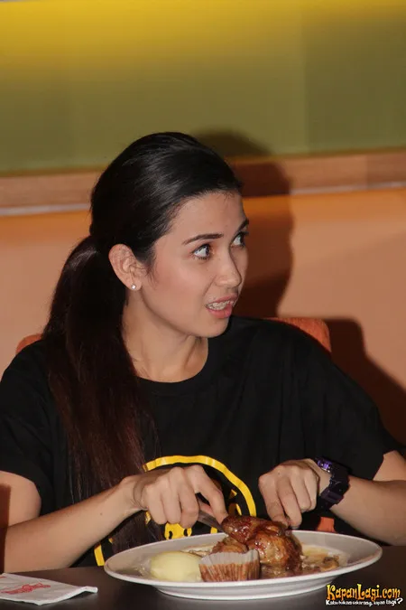 Foto Dinda Kanyadewi