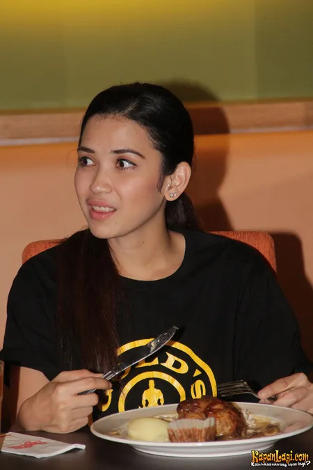 Foto Dinda Kanyadewi