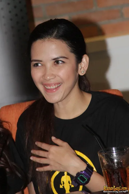 Foto Dinda Kanyadewi