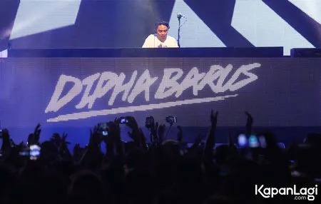 Foto Dipha Barus