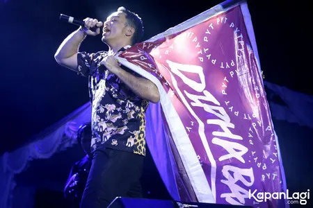 Foto Dipha Barus