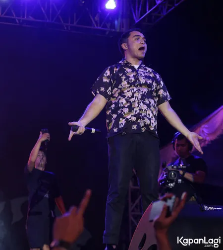 Foto Dipha Barus