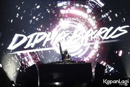 Foto Dipha Barus