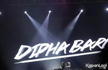 Foto Dipha Barus