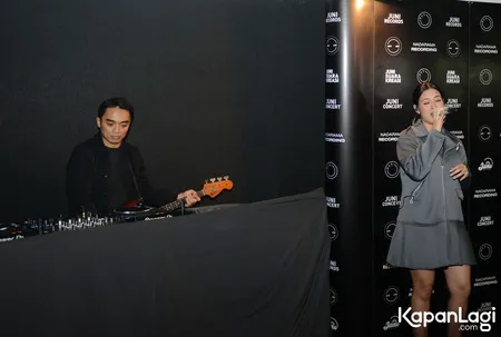 Foto Dipha Barus