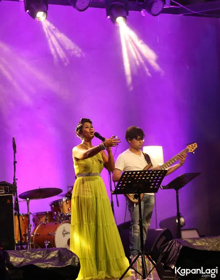Foto Dira Sugandi