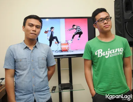 Foto Dua Drum Bergerak