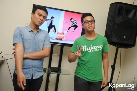 Foto Dua Drum Bergerak