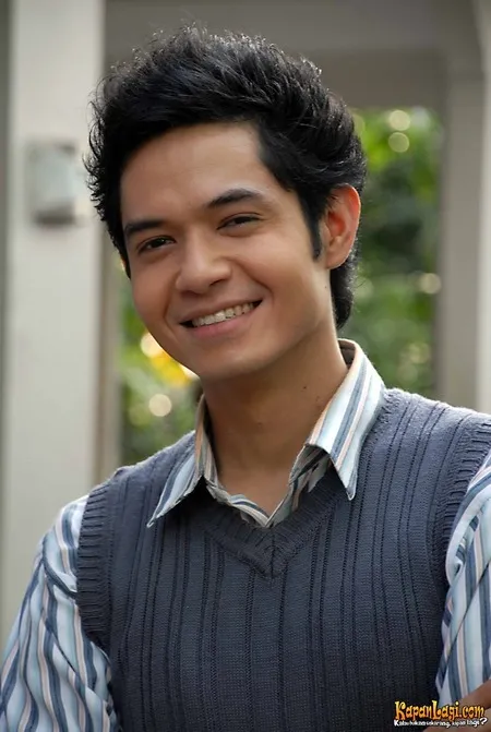 Foto Dude Harlino