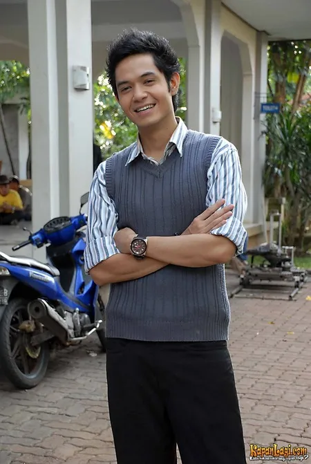 Foto Dude Harlino