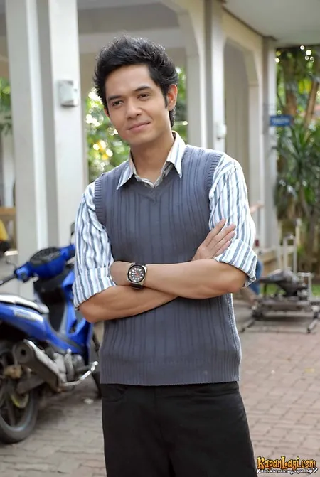Foto Dude Harlino