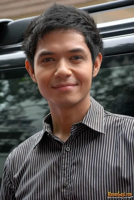 Foto Dude Harlino