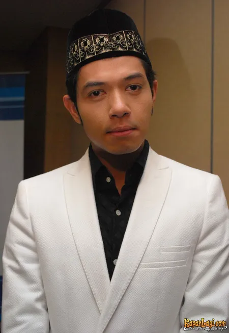 Foto Dude Harlino