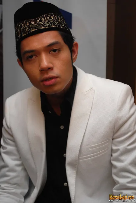 Foto Dude Harlino
