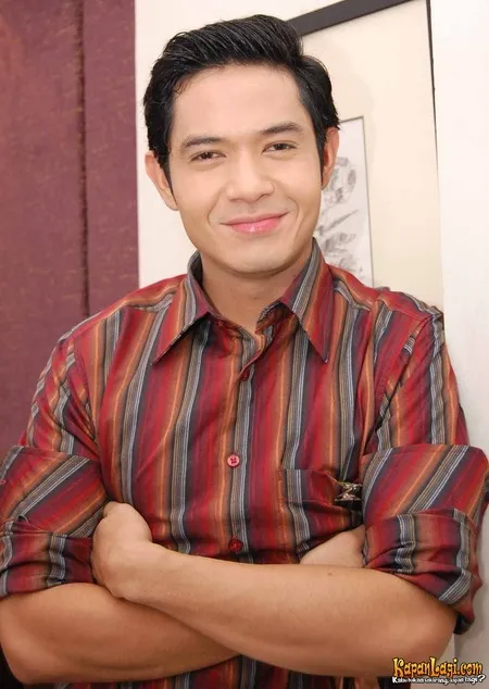 Foto Dude Harlino